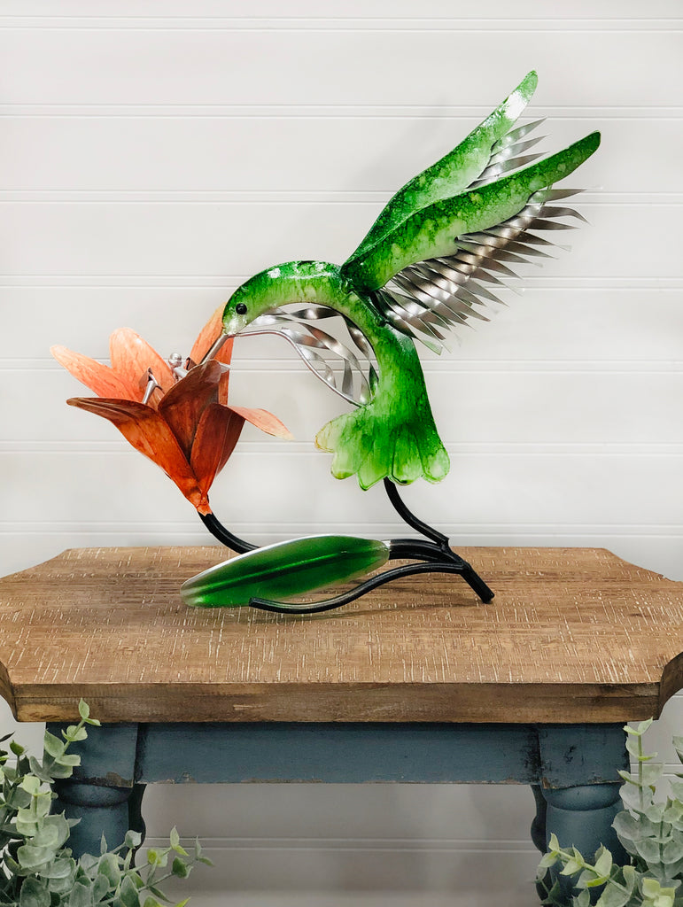 Metal Hummingbird Tabletop Decor Patio/Garden Decor - Gnomes and Pretty Things